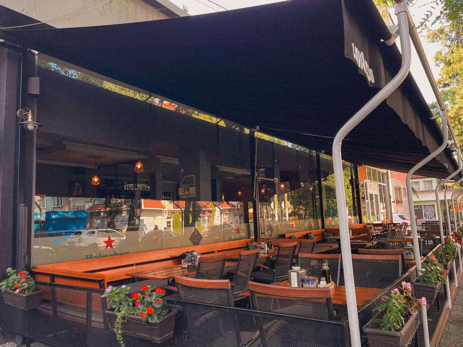 364231550_1453126952168415_118221485031692900_n